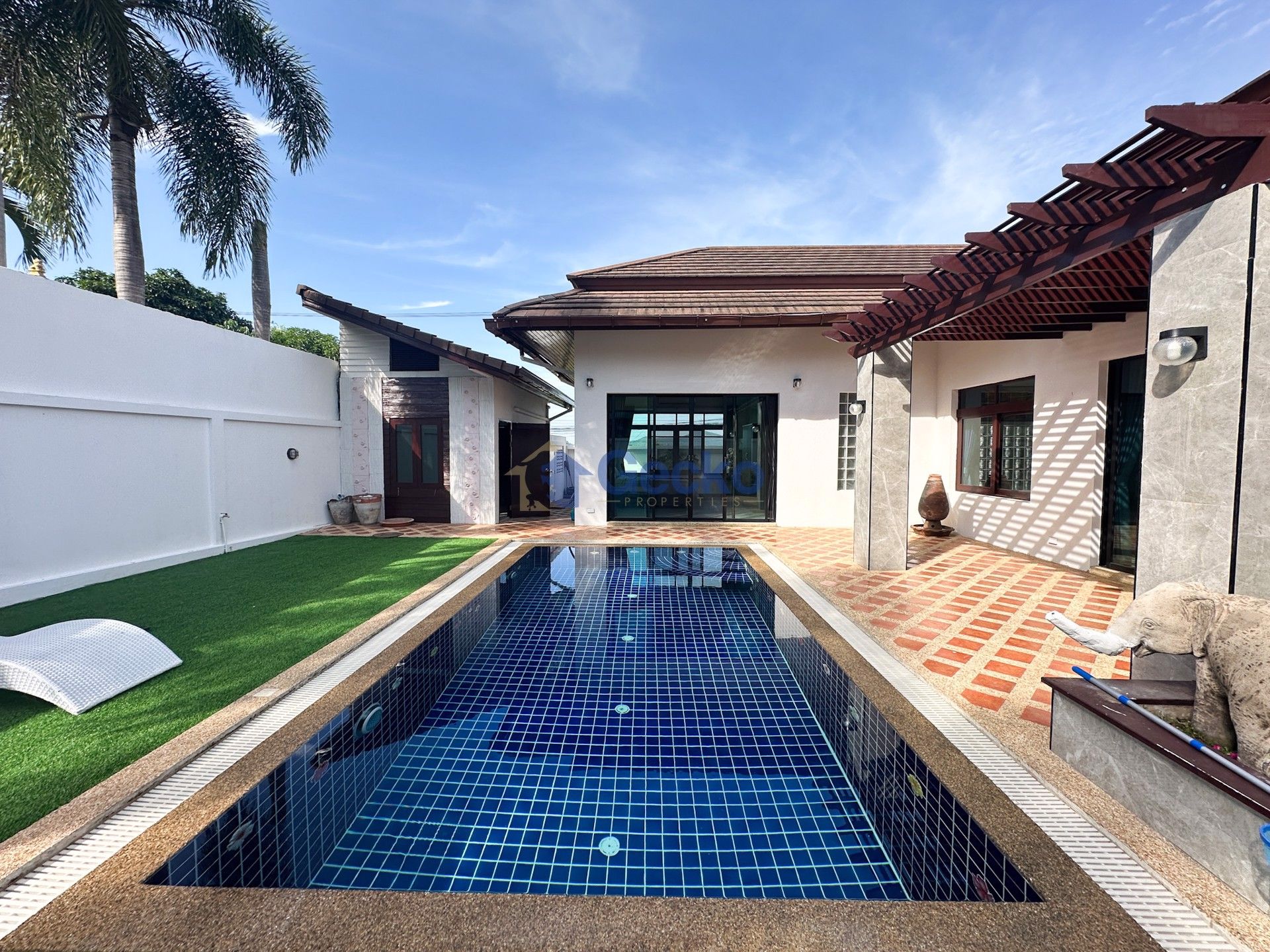 4 Bedroom House For Rent At Grand Garden Home Beach
