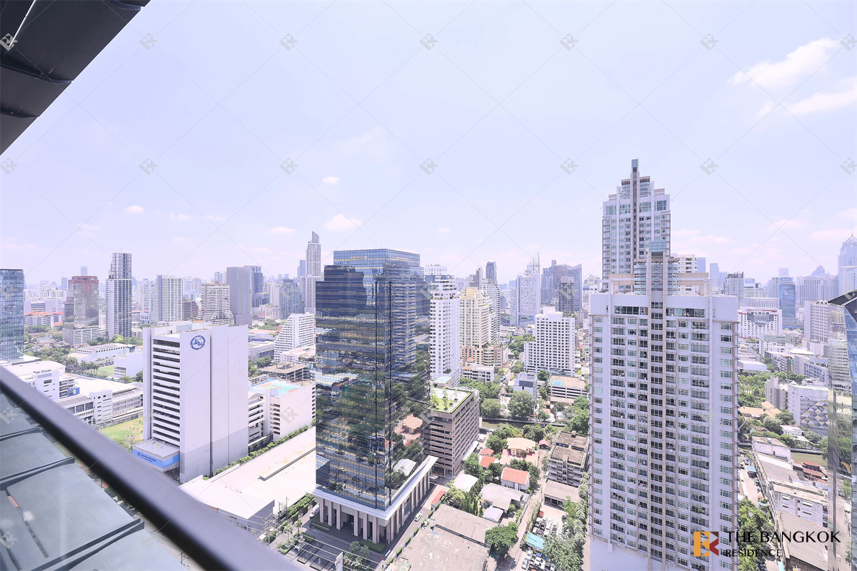 2 Bedrooms Condo for rent In Circle Living Prototype Makkasan Bangkok