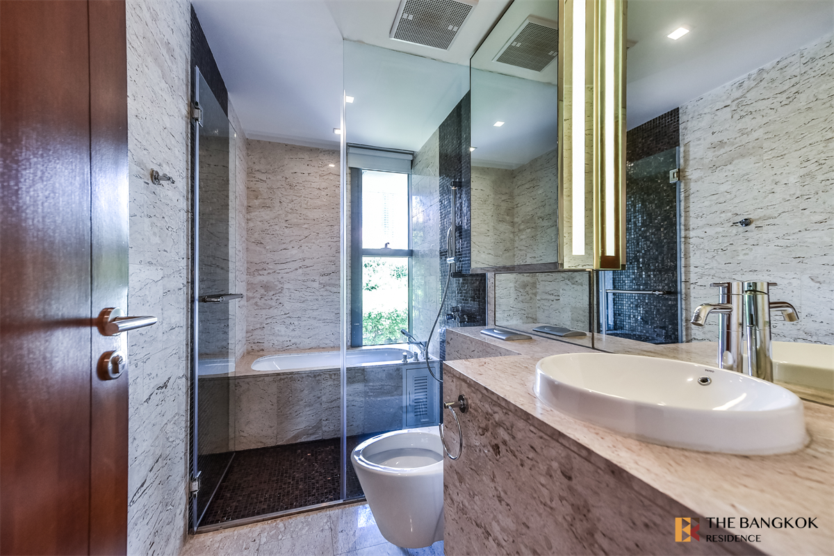 4 Bedrooms Condo for rent In Surasak Pattaya