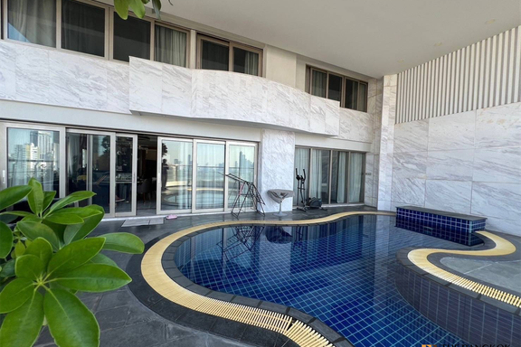 3 Bedrooms Condo for sale In Le Raffine Sukhumvit 24 Khlong Tan Bangkok