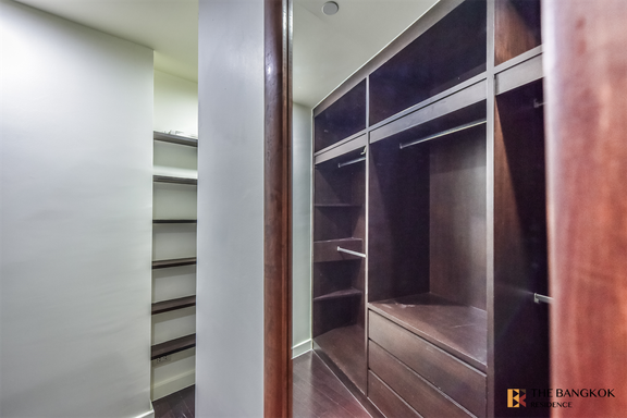 3 Bedrooms Condo for sale In Watermark Chaophraya River Bang Lamphu Lang Bangkok