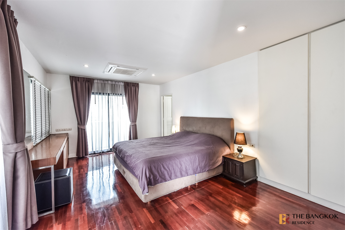 2 Bedrooms Condo for sale In La Maison Ruamrudee Lumphini Bangkok