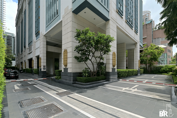 2 Bedrooms Condo for sale In Q Langsuan Lumphini Bangkok