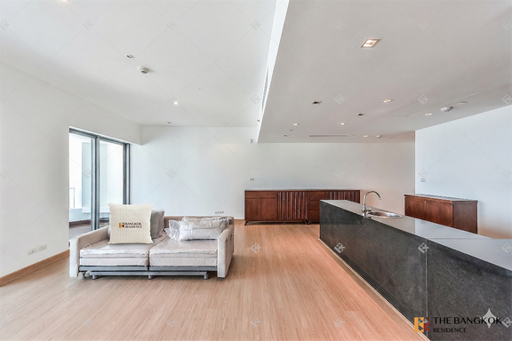 2 Bedrooms Condo for rent In Surasak Pattaya