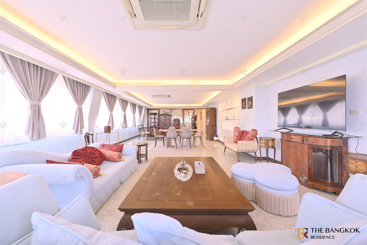 3 Bedrooms Condo for rent In Ploenchit Terrace Lumphini Bangkok