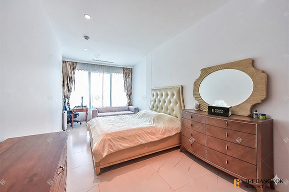 1 Bedroom Condo for sale In 185 Rajadamri Lumphini Bangkok