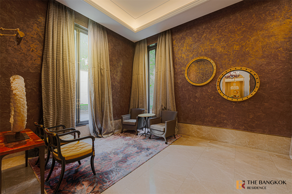 3 Bedrooms Condo for rent In The Diplomat 39 Khlong Tan Nuea Bangkok