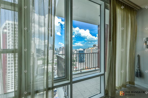 2 Bedrooms Condo for sale In Fullerton Phra Khanong Bangkok