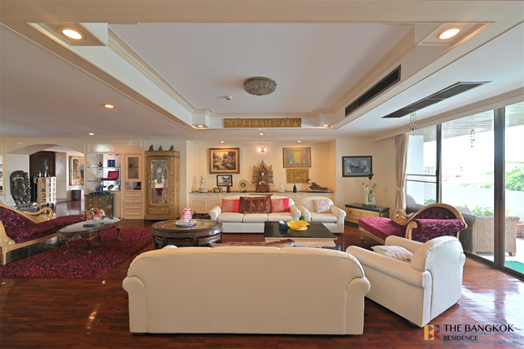 4 Bedrooms Condo for sale In Oriental Towers Khlong Tan Nuea Bangkok