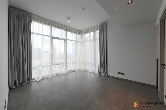 2 Bedrooms Condo for sale In The Lofts Asoke Khlong Toei Nuea Bangkok