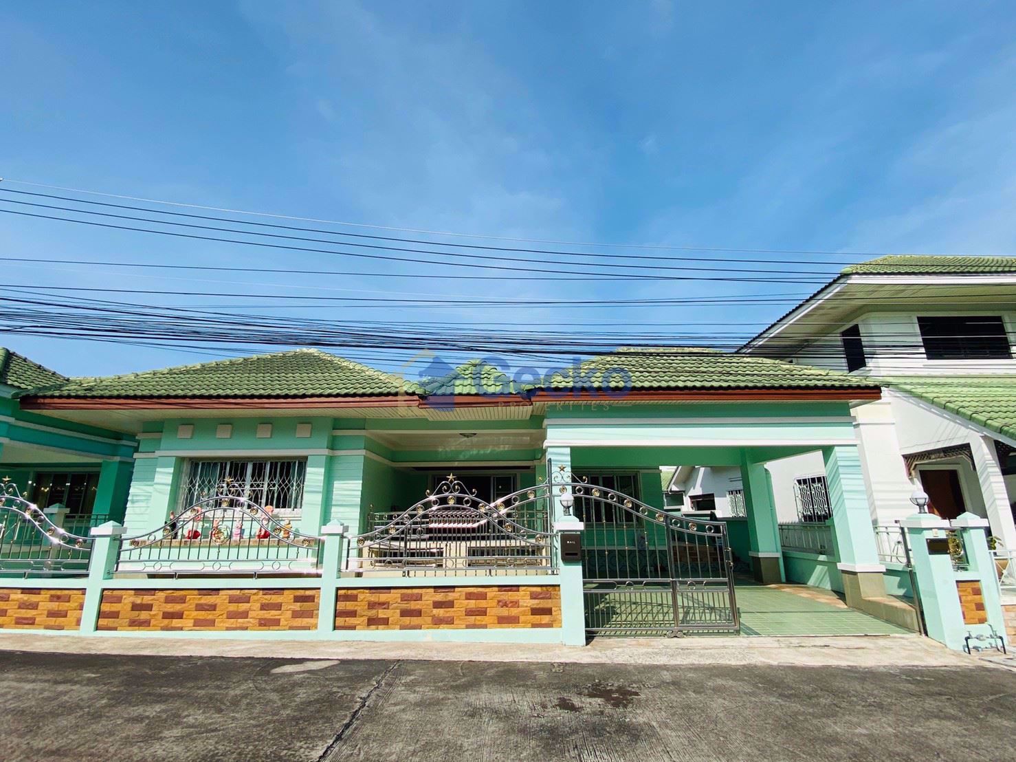 2 Bedroom House For Rent In Na Kluea, Chon Buri