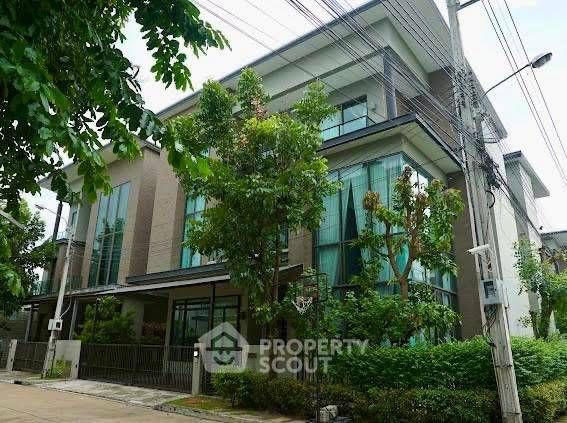5 Bedrooms House for sale In Headquarters Ekamai Ladprao Phlapphla Bangkok