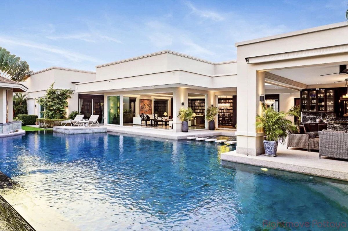 8 Bedrooms House for sale In The Vineyard Phase 3 Pong Pattaya