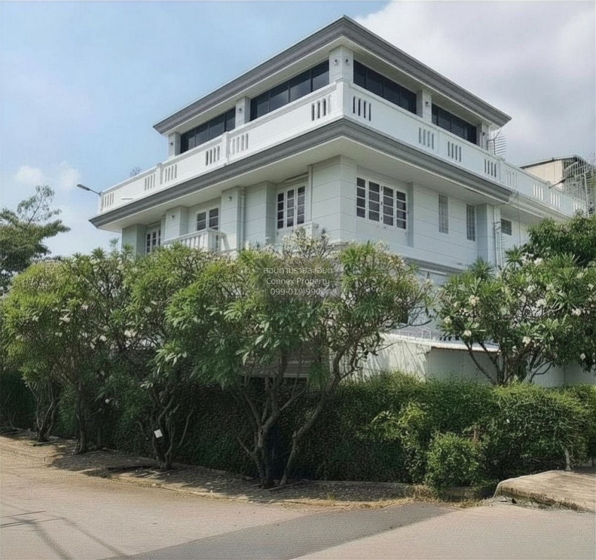 6 Bedrooms Townhouse for sale In Nong Bon Bangkok