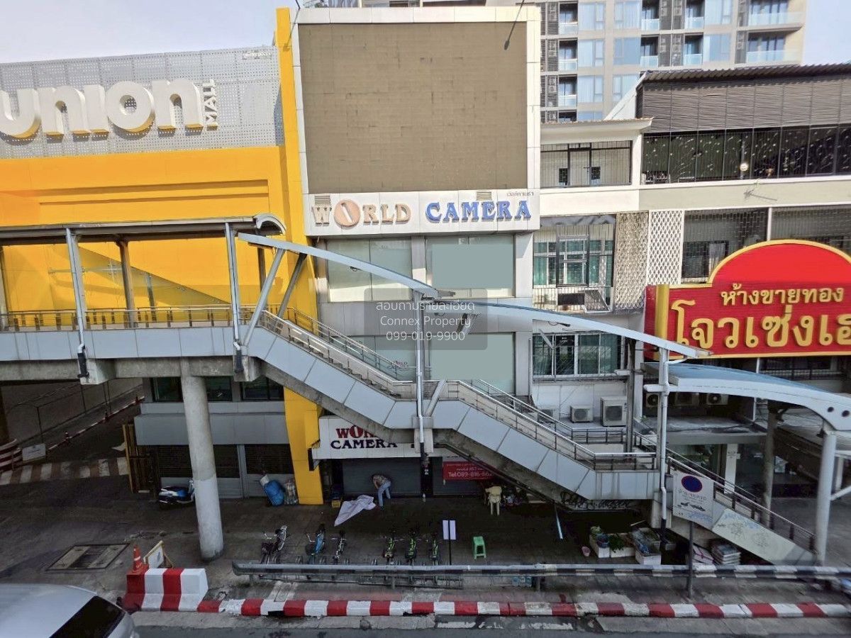 1 Bedroom Shophouse for sale In Chomphon Bangkok