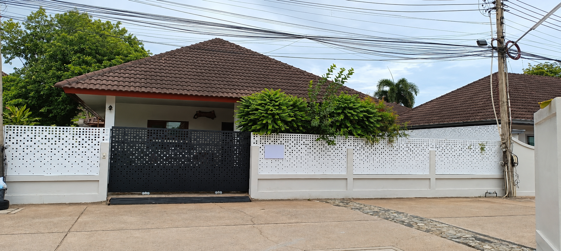 3 Bedroom House For Rent In Nong Prue, Chon Buri