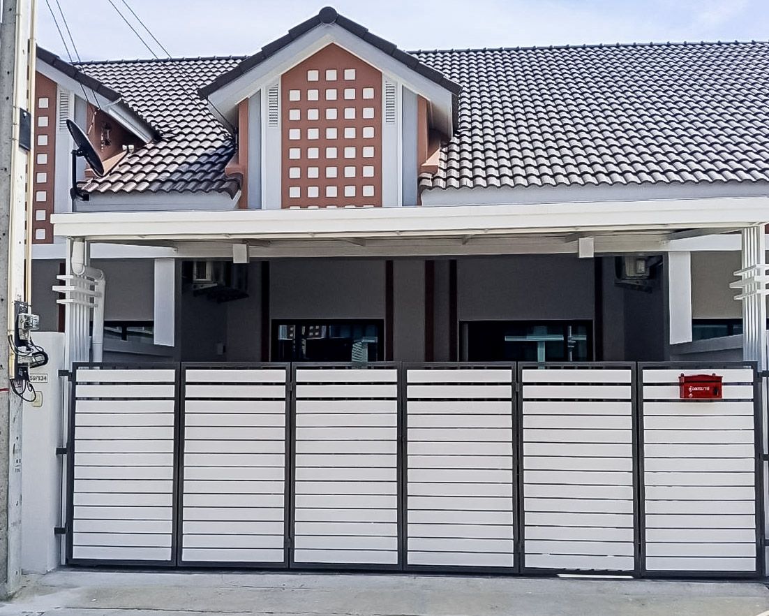 2 Bedroom House For Rent In Nong Prue, Chon Buri