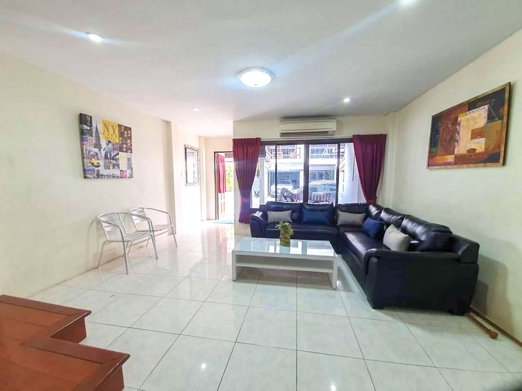 4 Bedroom Townhouse For Rent In Nong Prue, Chon Buri