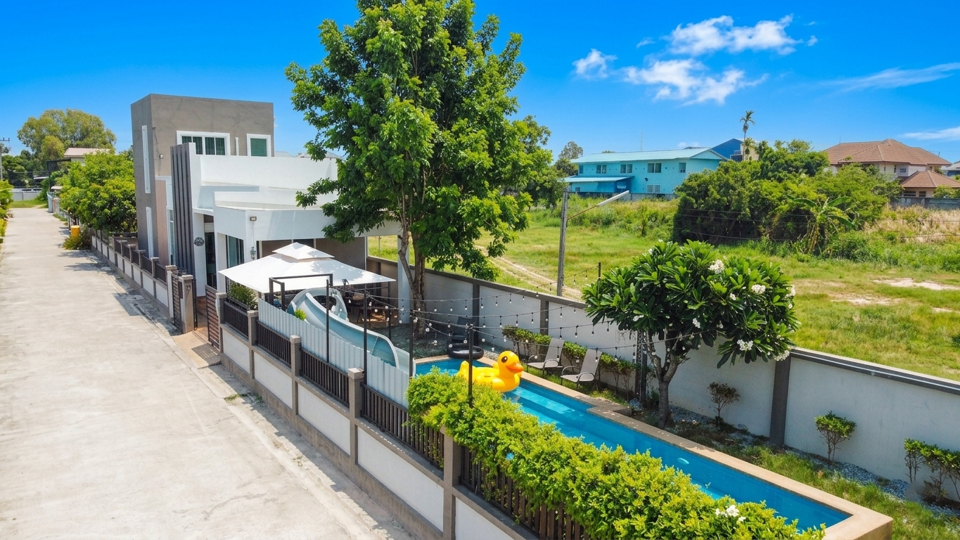 2 Bedroom House For Rent In Nong Pla Lai, Chon Buri
