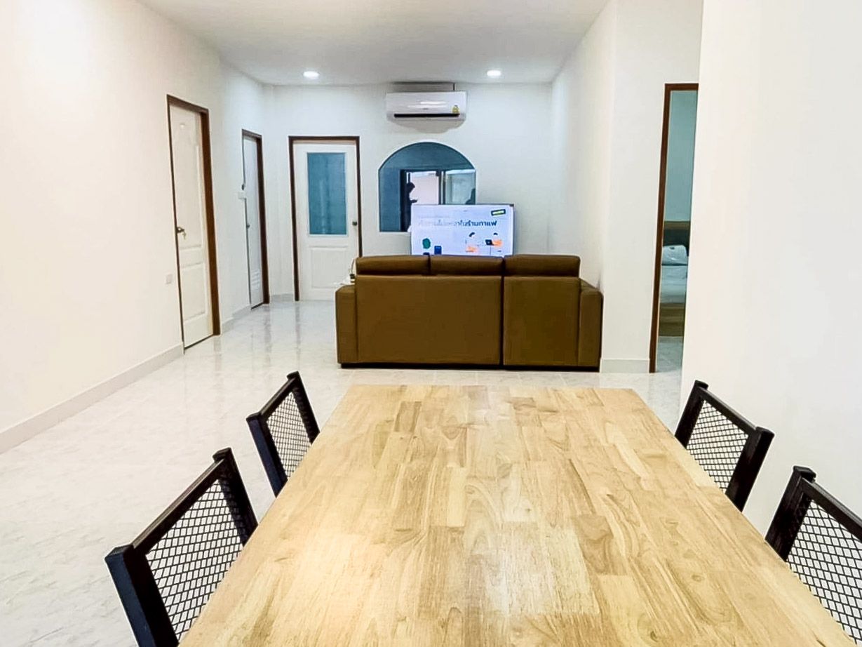 5 Bedroom House For Rent In Nong Prue, Chon Buri