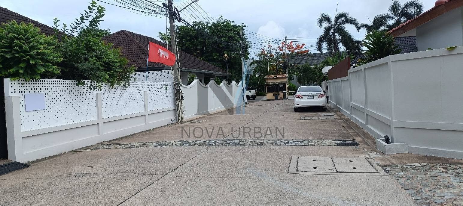 3 Bedroom House For Rent In Nong Prue, Chon Buri