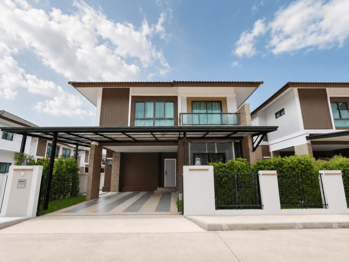 4 Bedroom House For Rent In Chai Sathan, Chiang Mai