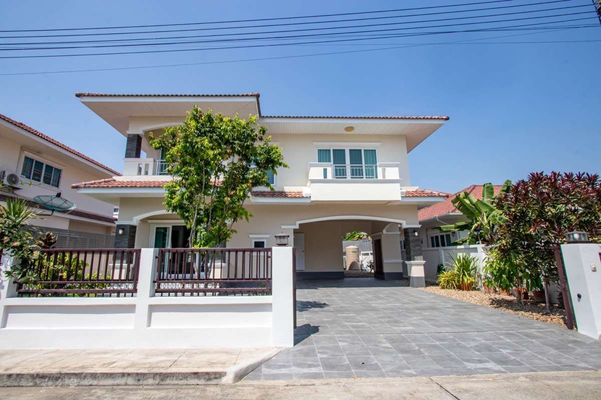 4 Bedroom House For Rent In Ton Pao, Chiang Mai
