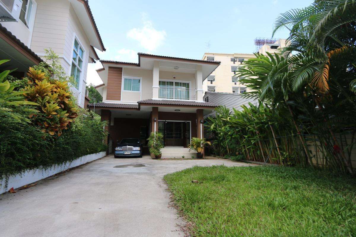 3 Bedroom House For Rent In Pa Tan, Chiang Mai