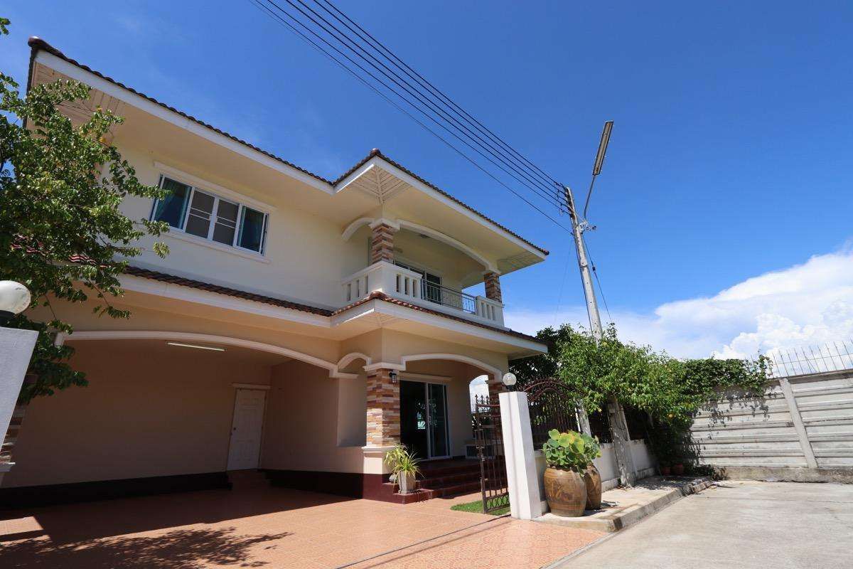 3 Bedroom House For Rent In Ton Pao, Chiang Mai