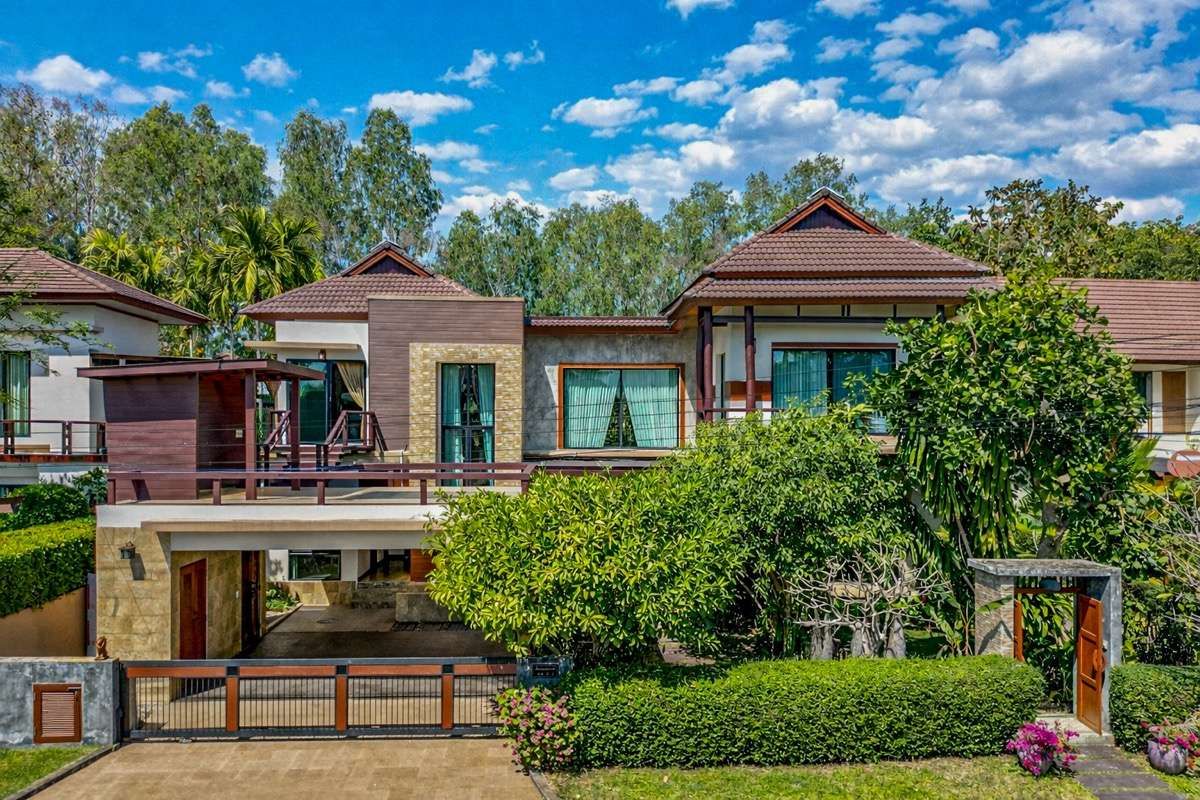 5 Bedrooms House for sale In Mae Sa Chiang Mai