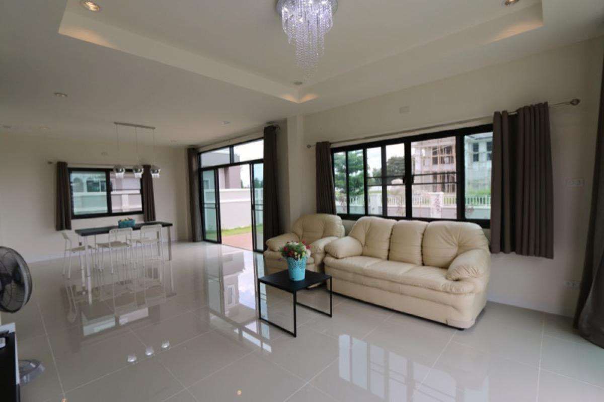 3 Bedroom House For Rent In San Kamphaeng, Chiang Mai