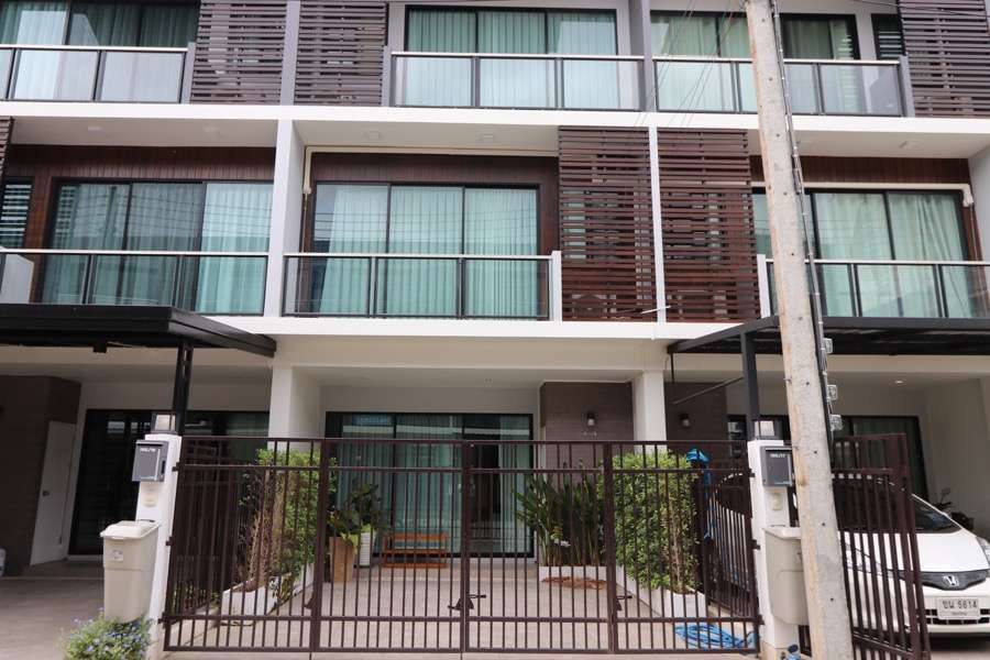 4 Bedroom House For Rent In Pa Daet, Chiang Mai