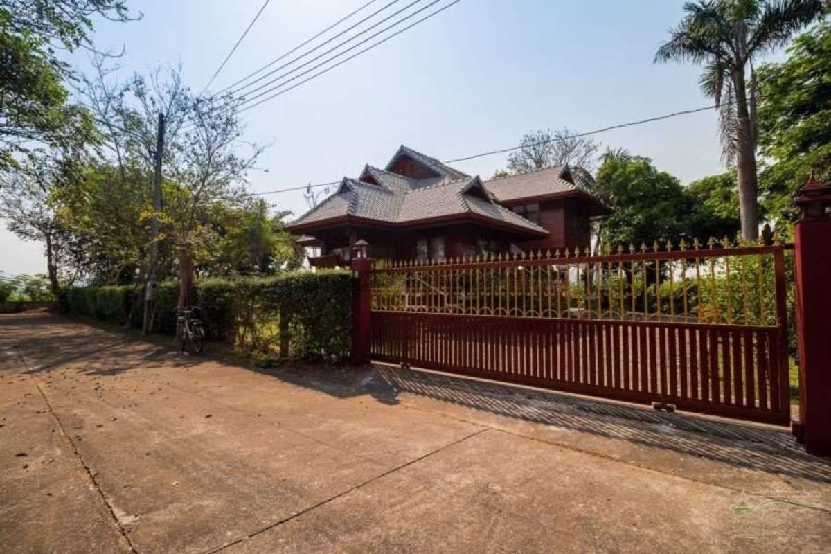 4 Bedroom House For Rent In Luang Nuea, Chiang Mai