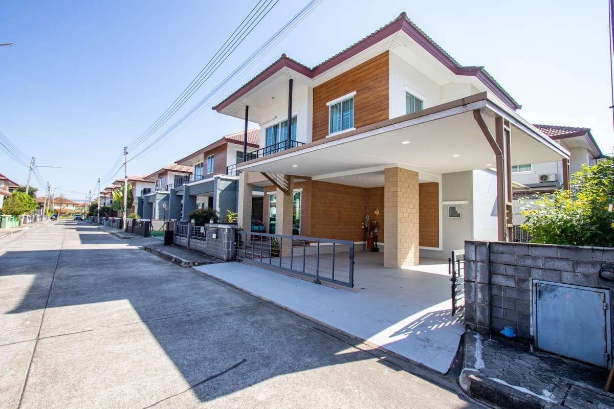 3 Bedroom House For Rent In Ton Pao, Chiang Mai