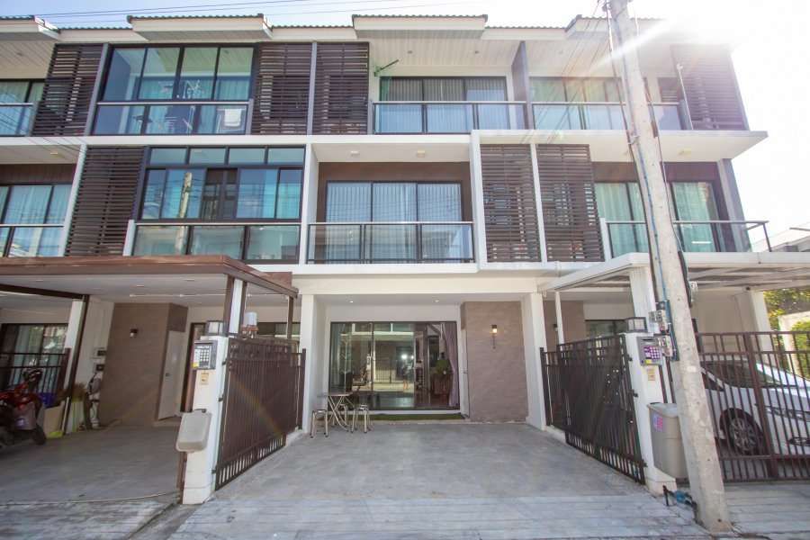 4 Bedroom House For Rent In Pa Daet, Chiang Mai