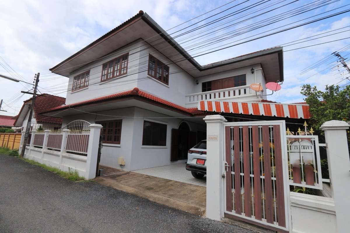 3 Bedroom House For Rent In Nong Pa Khrang, Chiang Mai