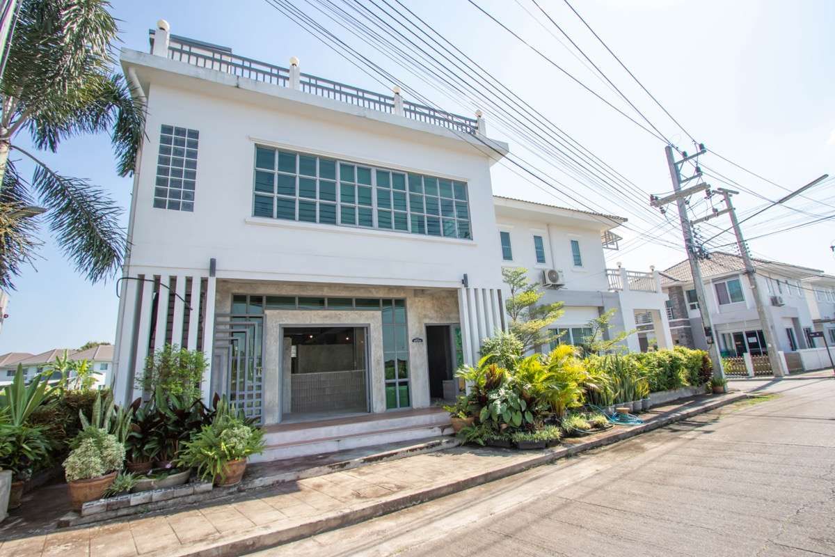 2 Bedroom House For Rent In Nong Chom, Chiang Mai