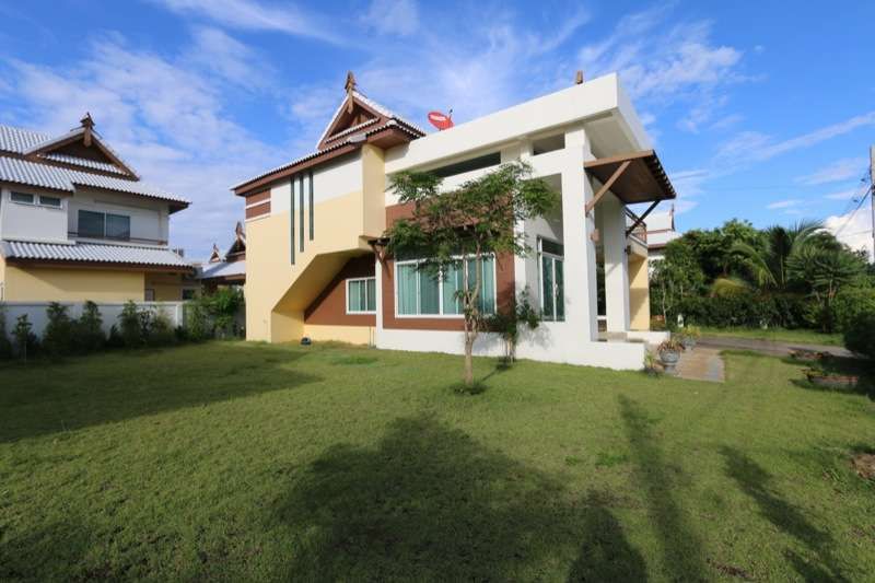 4 Bedroom House For Rent In Nong Chom, Chiang Mai