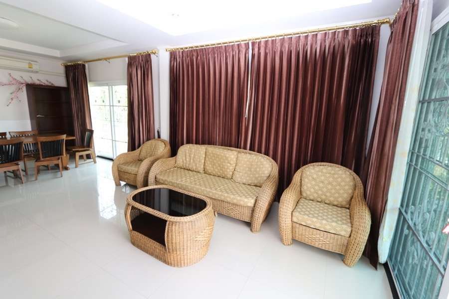 4 Bedroom House For Rent In Nong Khwai, Chiang Mai