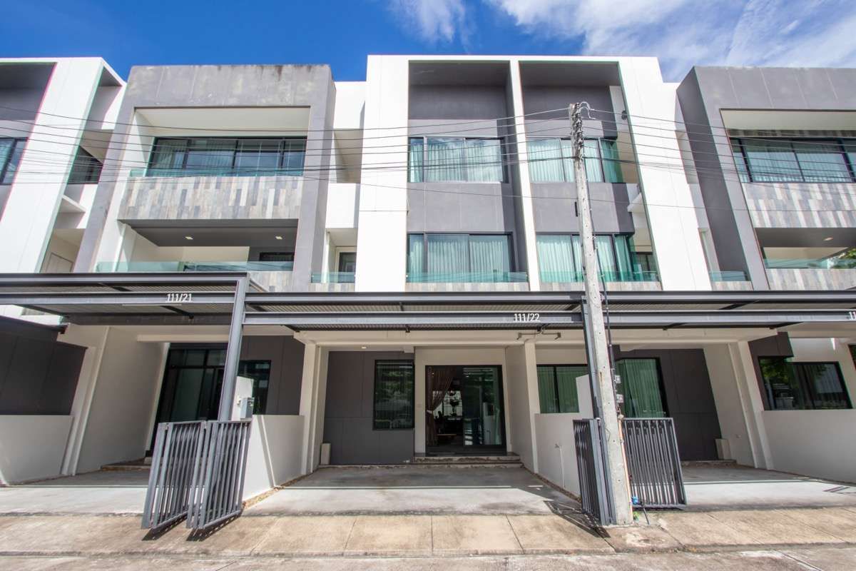 3 Bedroom House For Rent In San Phak Wan, Chiang Mai