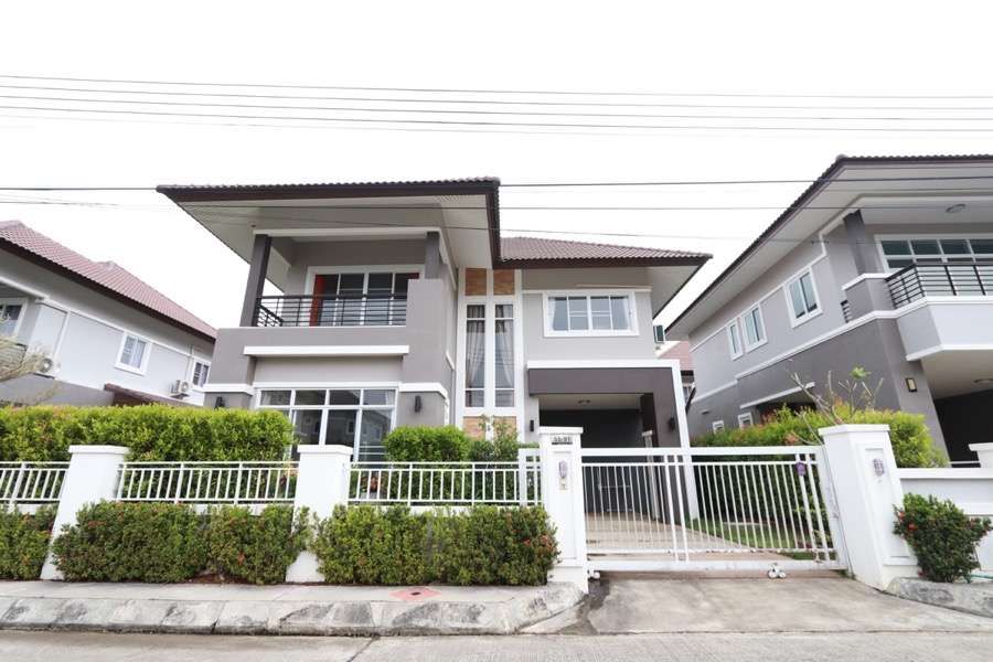 3 Bedroom House For Rent In San Kamphaeng, Chiang Mai
