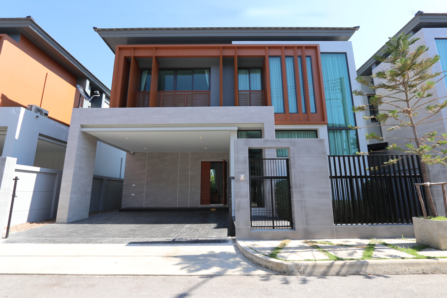 4 Bedroom House For Rent In Ban Waen, Chiang Mai