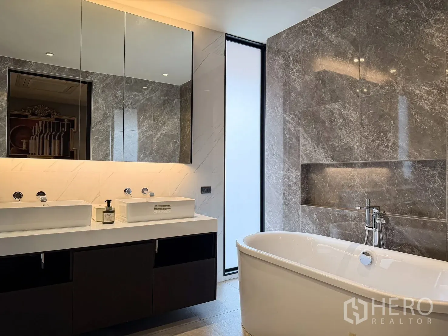 4 Bedrooms House for rent In Motique Chaengwattana 10 Thung Song Hong Bangkok