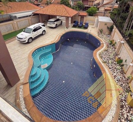 5 Bedrooms House for sale In Pattaya Lagoon Nong Prue Pattaya