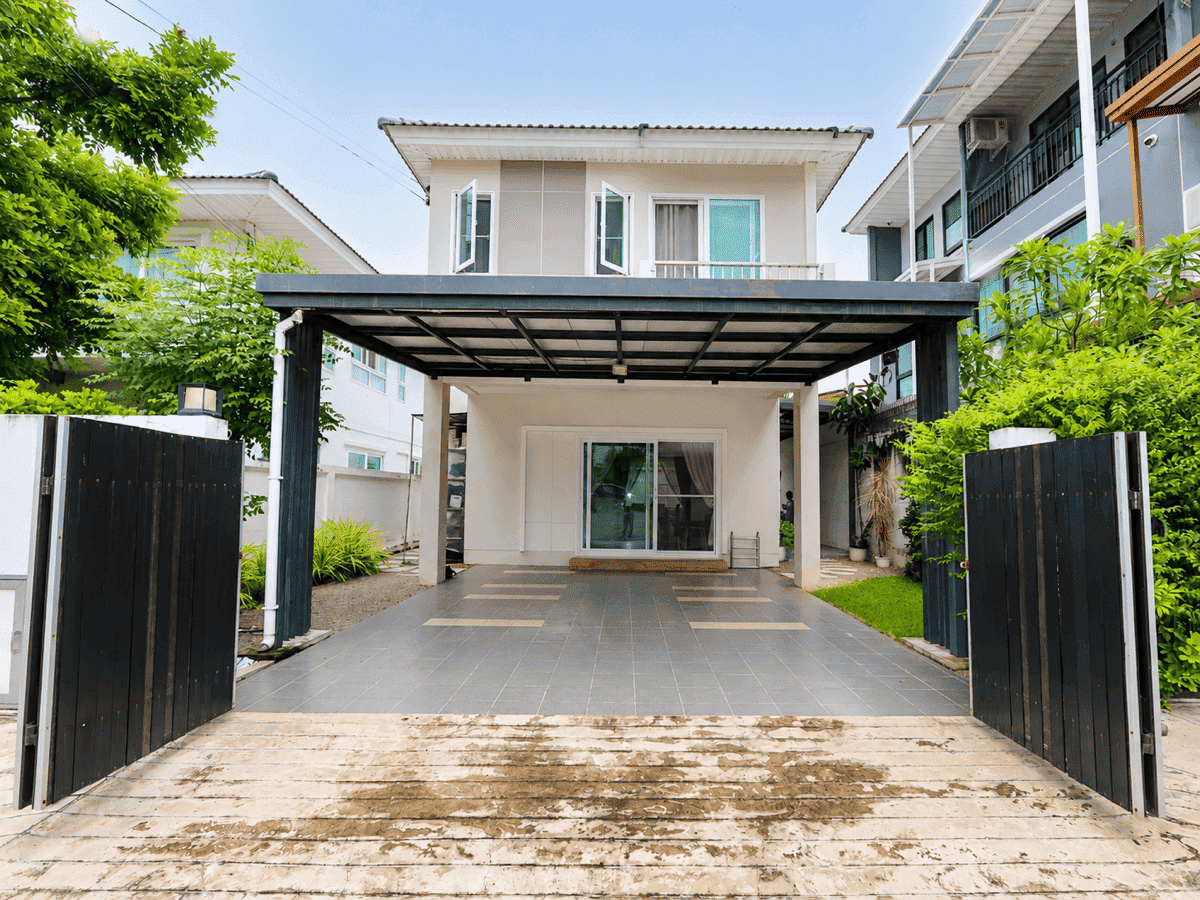 3 Bedroom House For Rent In Pa Daet, Chiang Mai