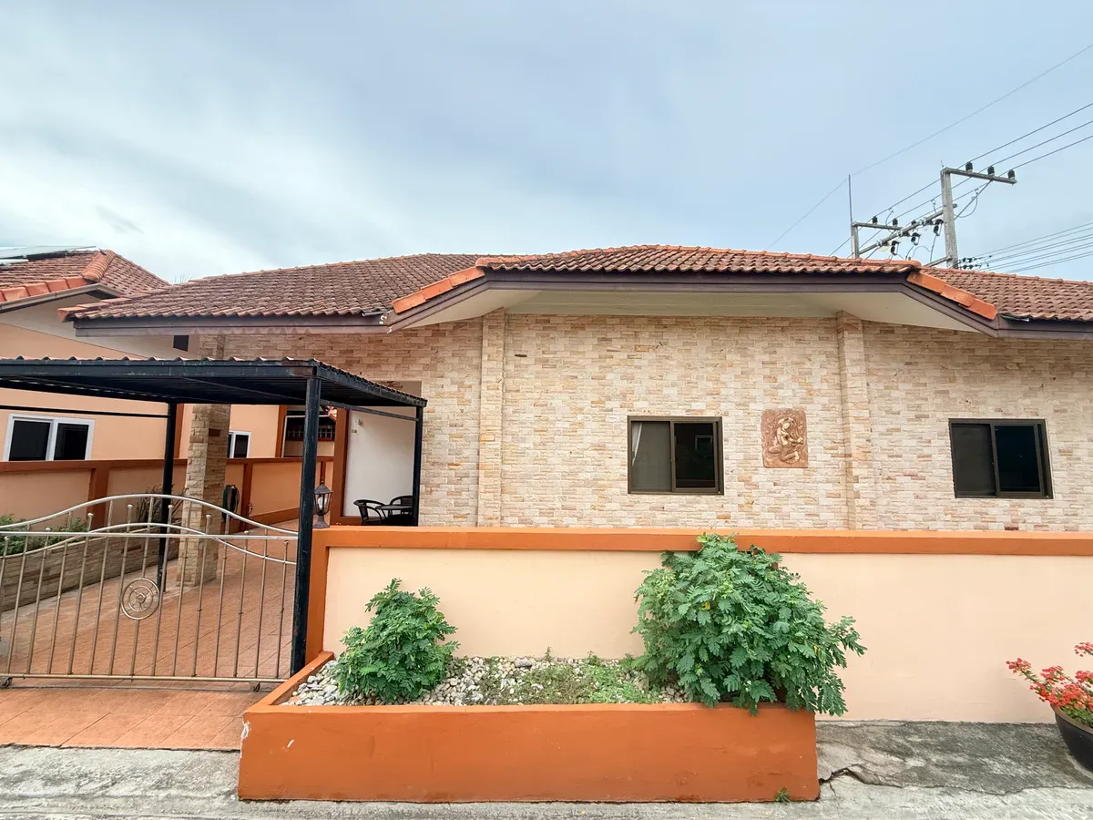 2 Bedroom House For Rent In Huai Yai, Chon Buri