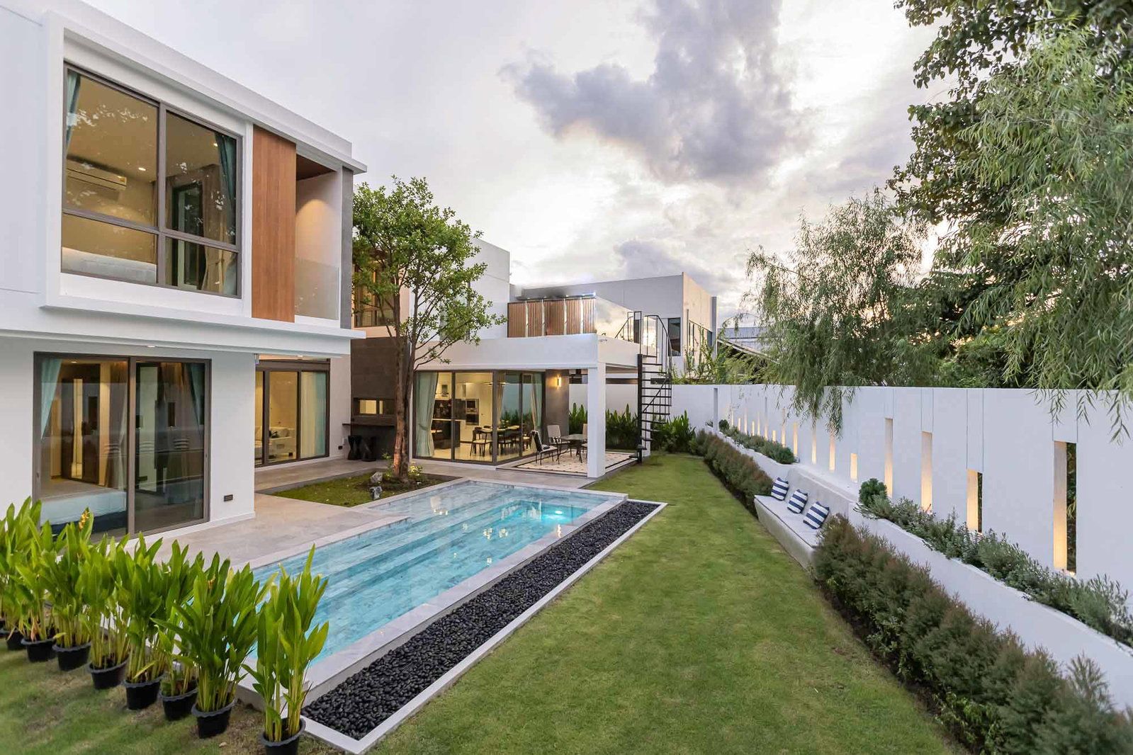 5 Bedroom House For Rent In San Phak Wan, Chiang Mai