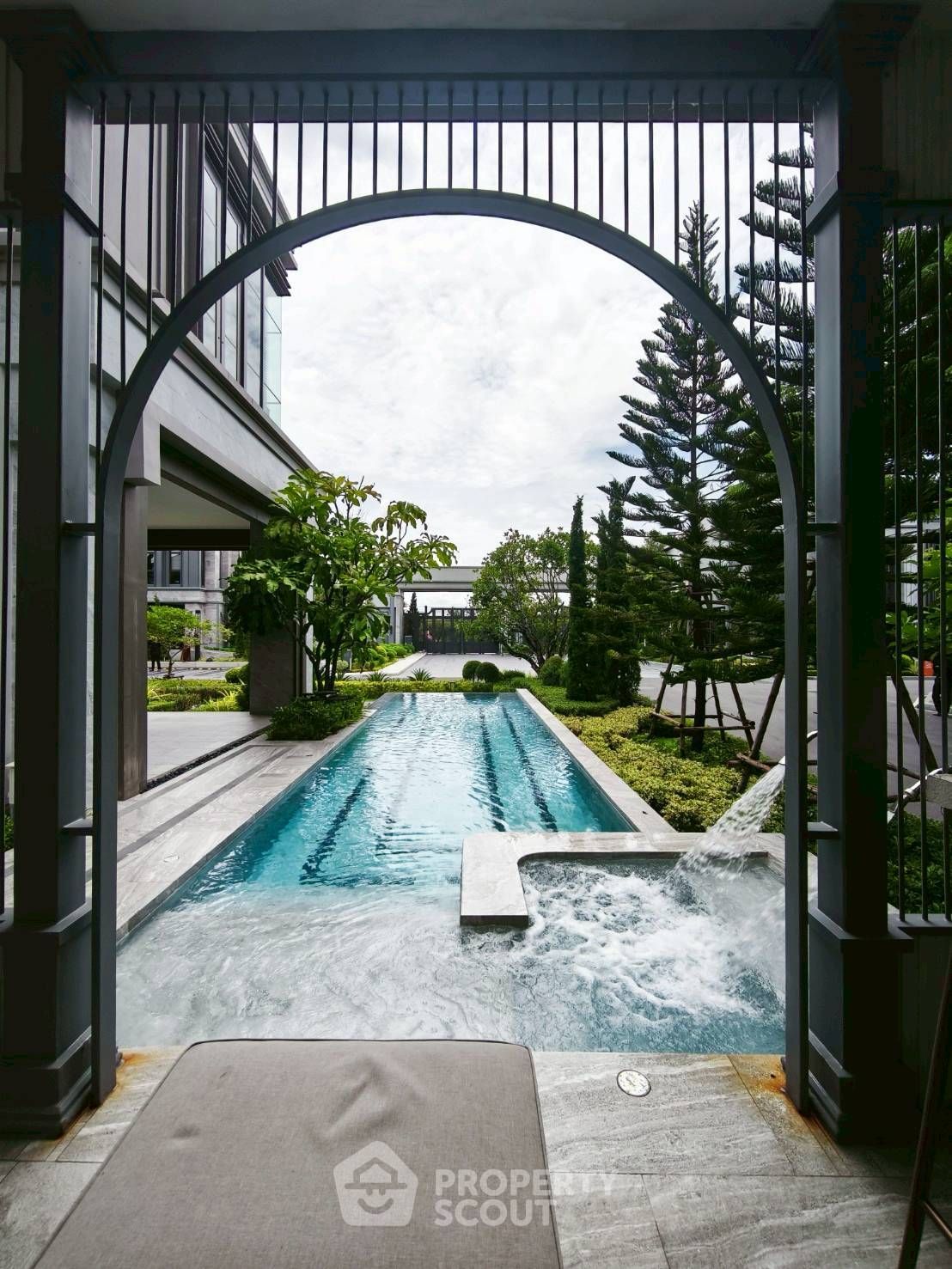 6 Bedrooms House for sale In Grand Bangkok Boulevard Pinklao Sala Thammasop Bangkok