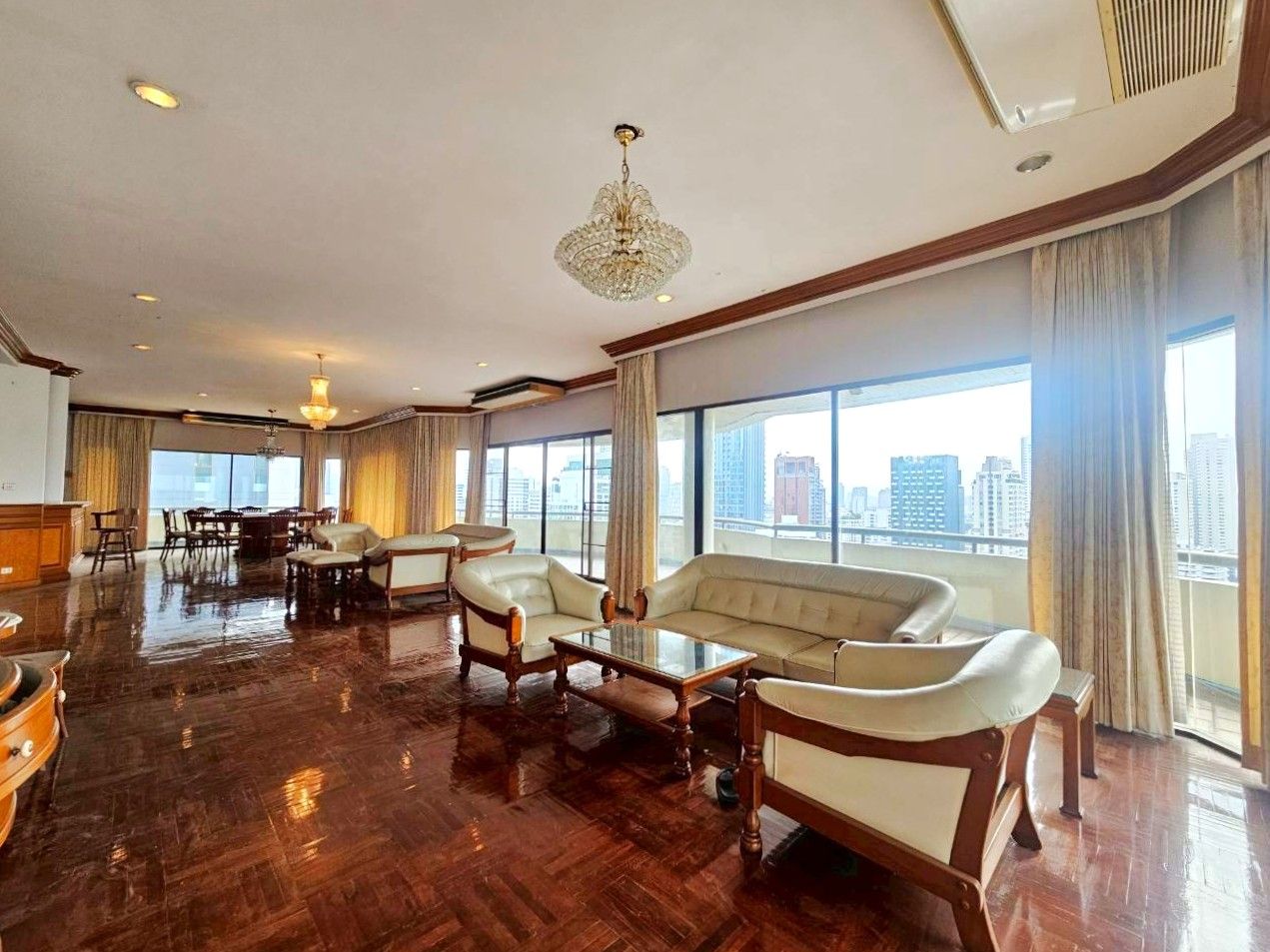 3 Bedrooms Condo for rent In Le Premier 1 Khlong Toei Nuea Bangkok