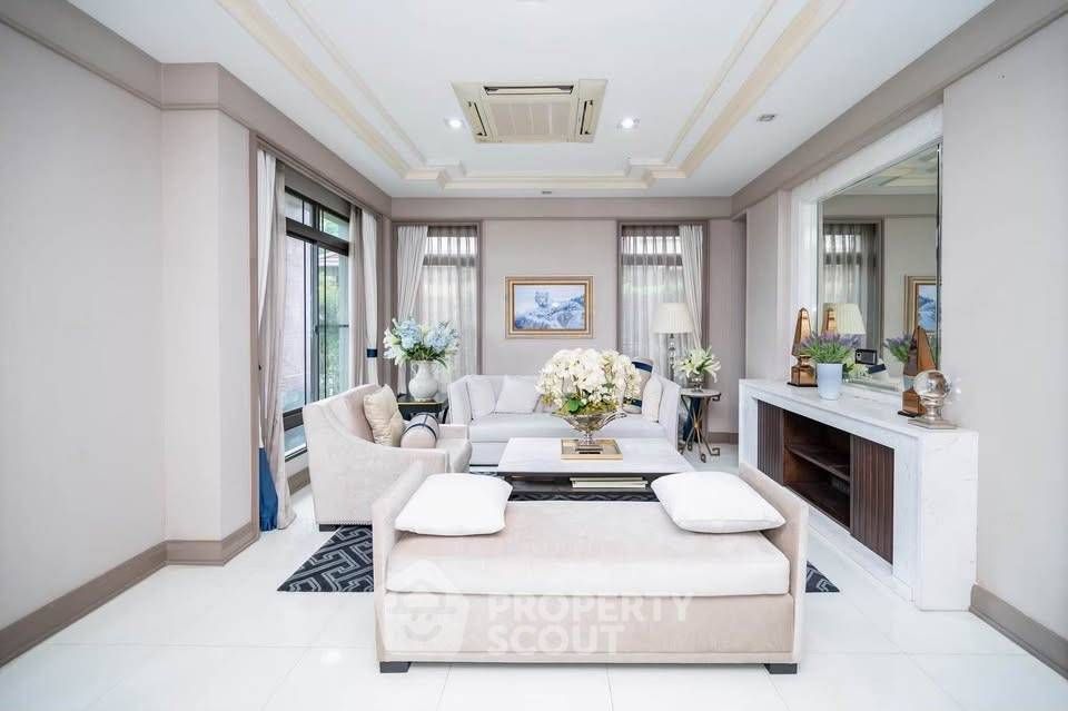 5 Bedrooms House for sale In Mantana Lake Watcharapol O Ngoen Bangkok
